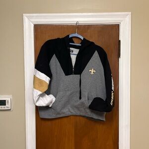 New Orleans Saints Sweatshirt.           D1
